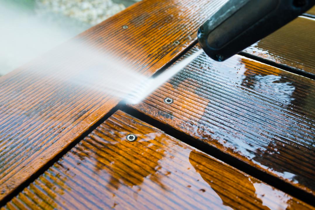 Deck power washing cleaning